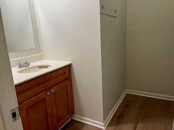 5th image of 7343 Antioch Rd