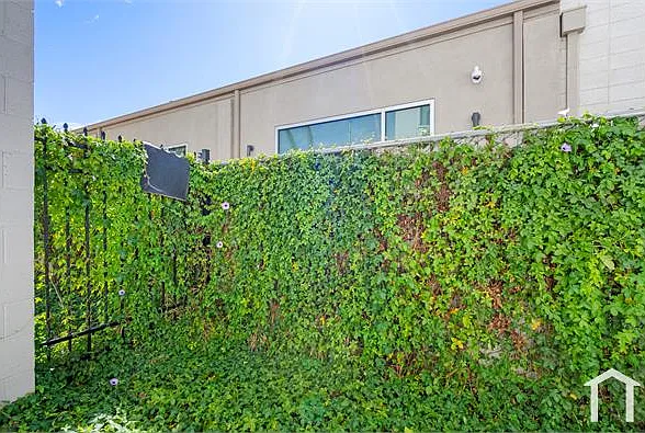 2428 Highland Ave — Photo 10