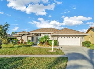1075 Eisenhower Dr, Nokomis, FL 34275