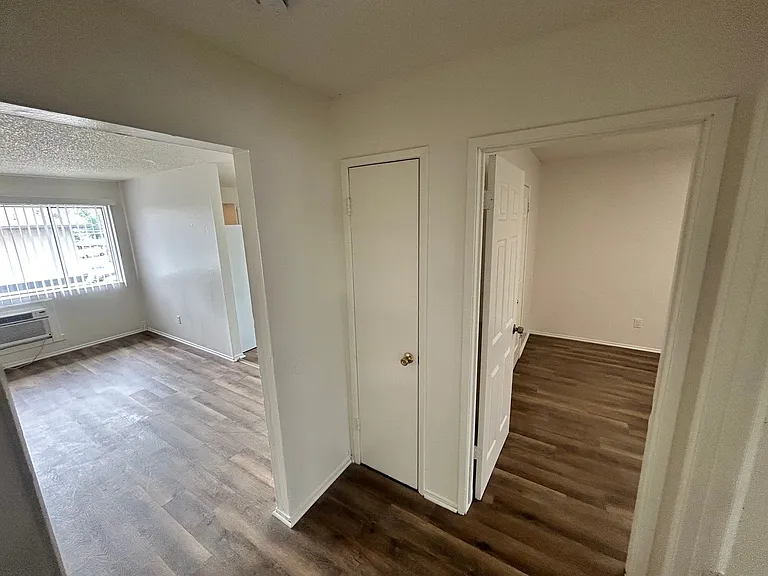 804 Sutter Ave — Photo 13