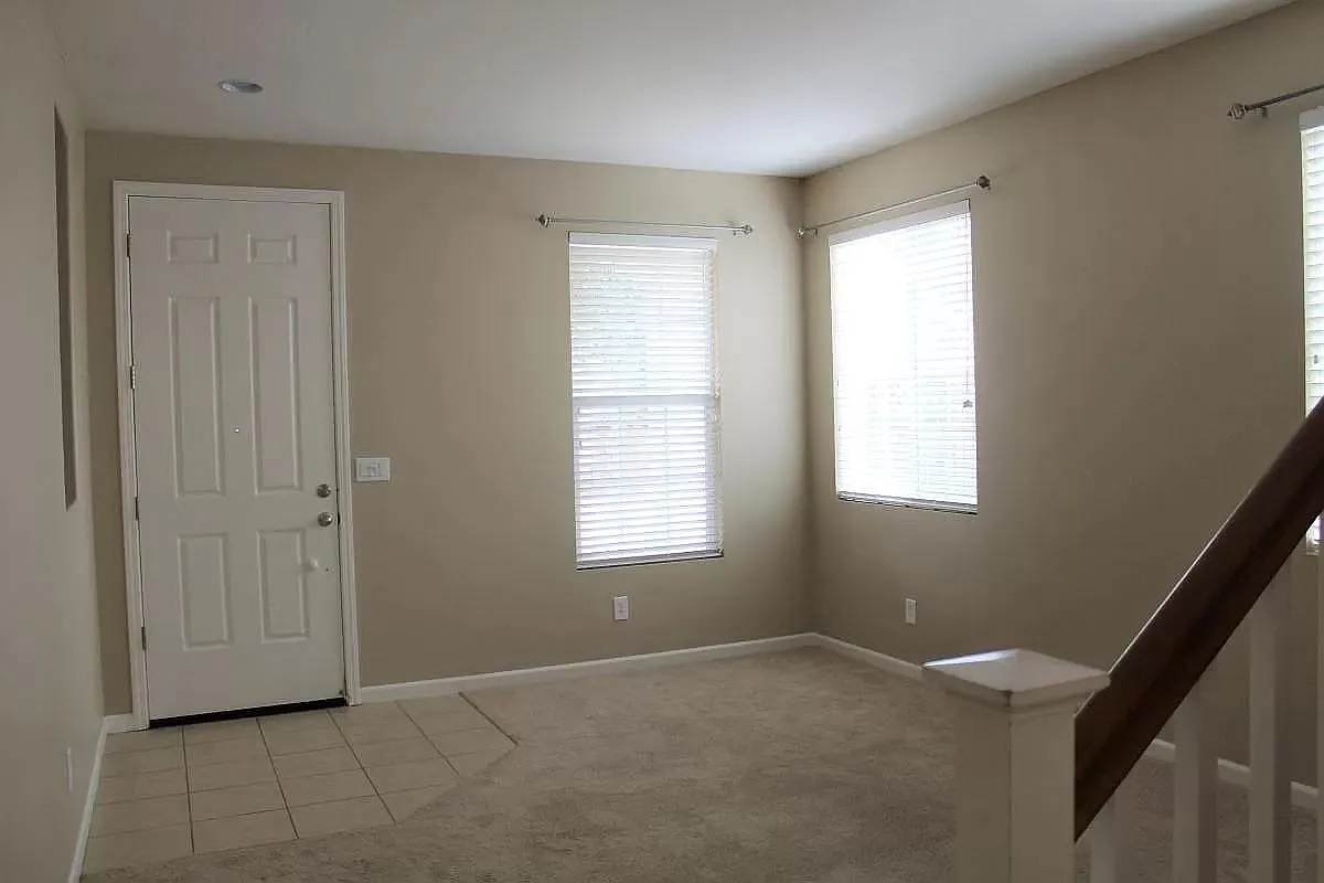 Building Photo - 1518 Silverleaf Ln