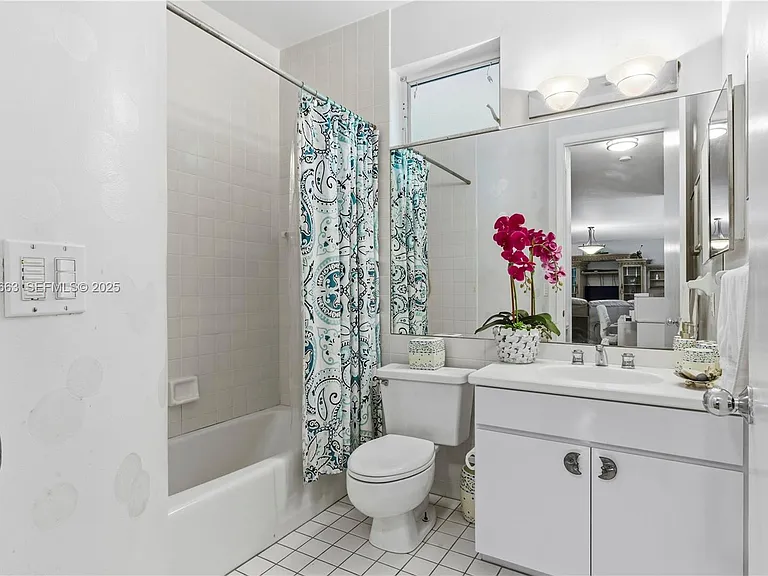 2607 Holy Cross Ln — Photo 25