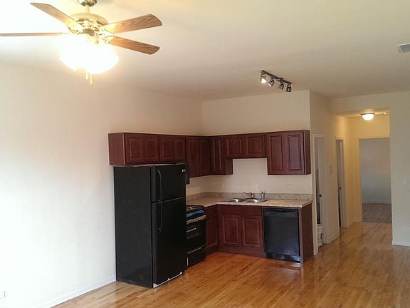 5th image of 3280 W Fullerton Ave #2