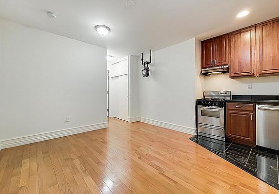 2nd image of 610 W 164th St APT 2