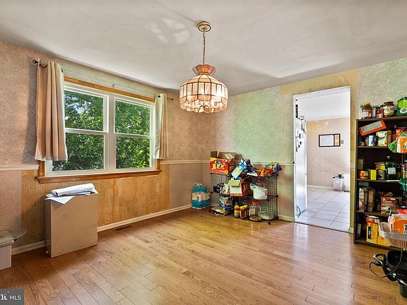 4th image of 112 Williamsburg Way
