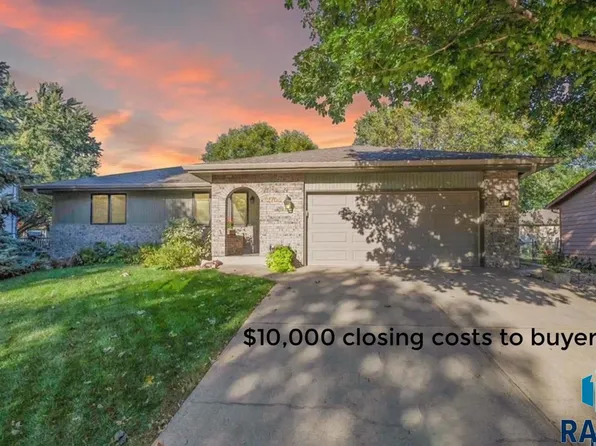 2708 S Harvey Dunn Dr, Sioux Falls, SD 57103