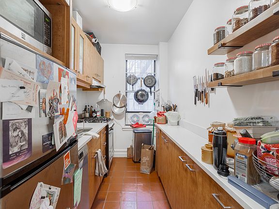 3rd image of 199 Bleecker St APT 5