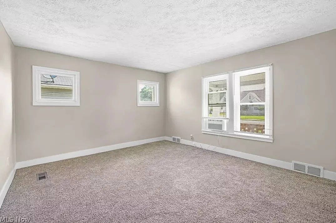 640 Seiberling St — Photo 3
