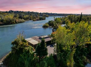 107 Village Dr, Redding, CA 96001