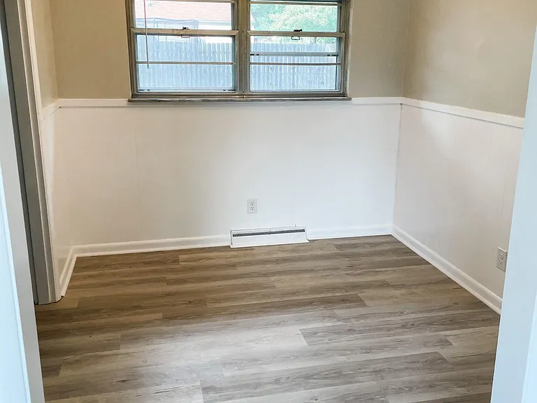 1758 Houston St — Photo 6