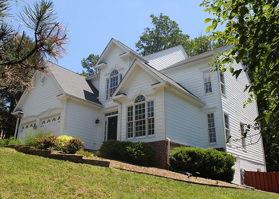 1st image of 2347 Sandburg St