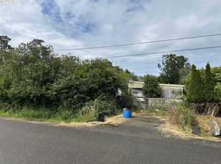 1010 Park Ave, Lakeside, OR 97449