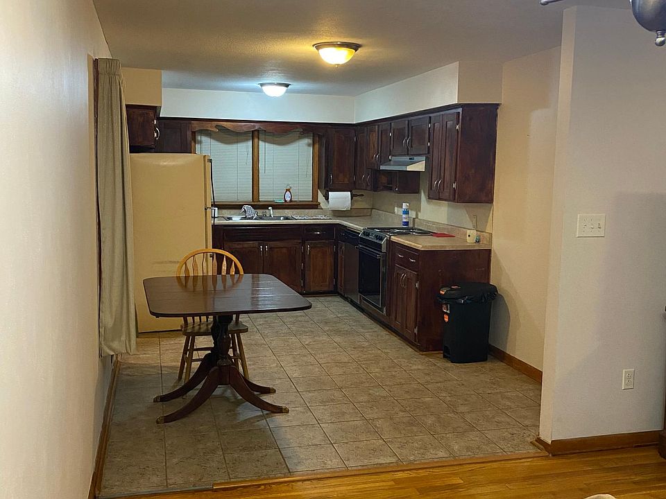 Living Room/Kitchen