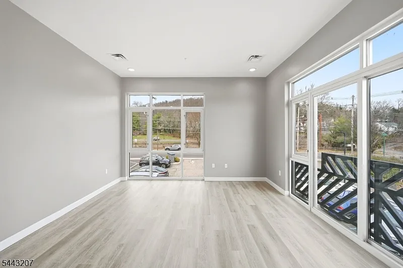1 bed, 1.0 bath, $2,550 — Photo 4