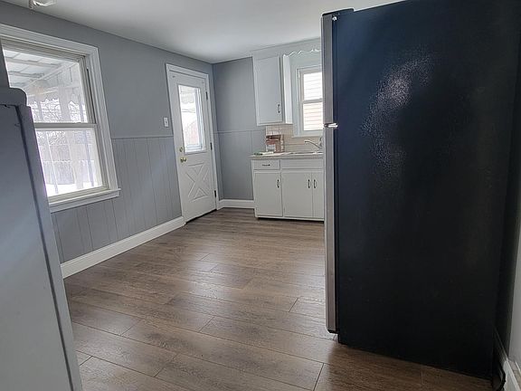 4th image of 510 Maynard Dr