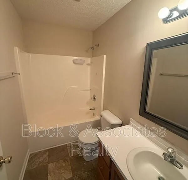 1716 Sunny Ln — Photo 7