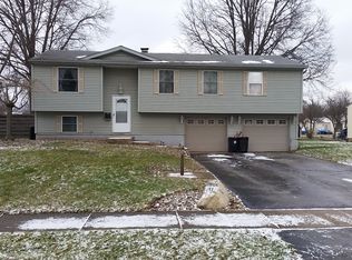 151 Camrose Dr, Niles, OH 44446