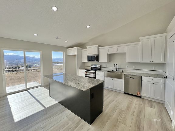 5th image of 1707 Opal Dr