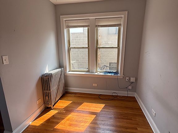 4th image of 2820 W Dickens Ave Unit 3