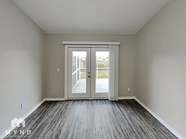 1778 Chatham Cir — Photo 9
