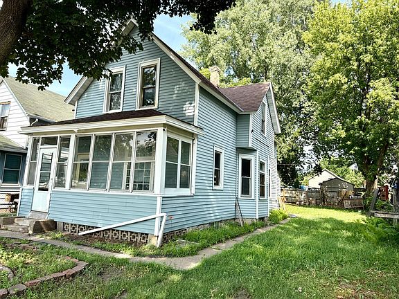 3rd image of 866 Duluth St