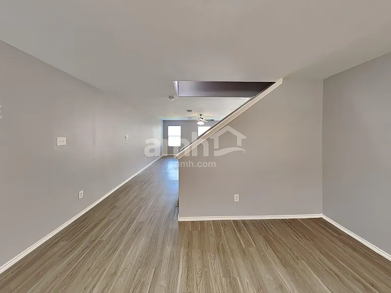 2203 Shady Birch Dr — Photo 5