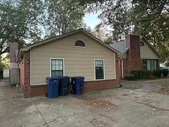 This is the east side of the triplex where we have a nice large apartment.