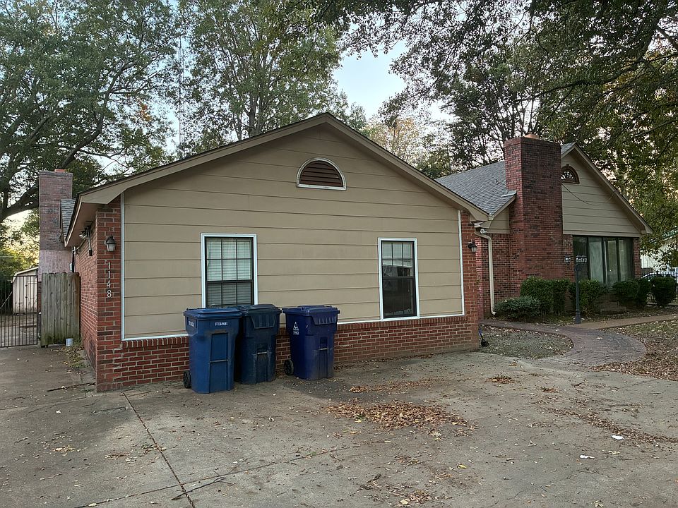 This is the east side of the triplex where we have a nice large apartment.
