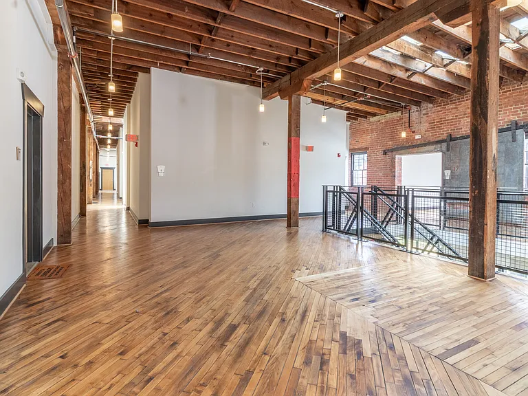 Long Lofts — Photo 13