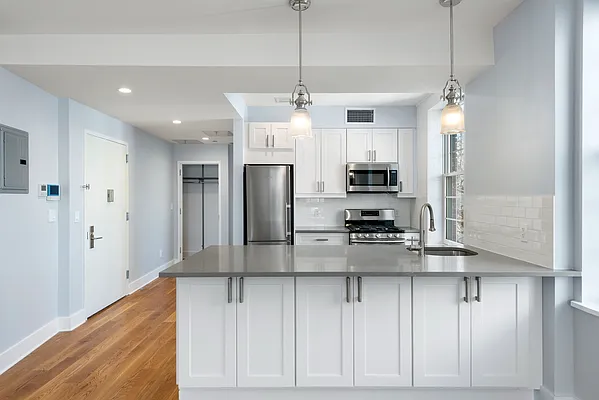 Rented by Compass | media 12