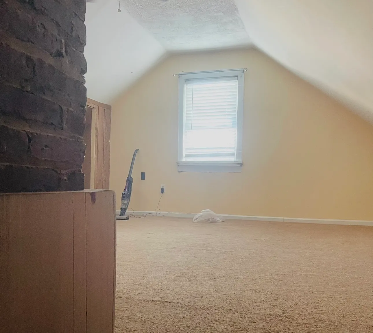 Studio, 700 sqft, $1,100 — Photo 2