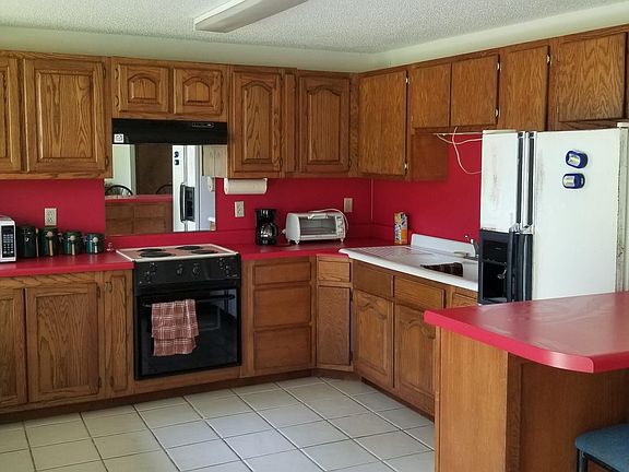 Stove and refrigerator included