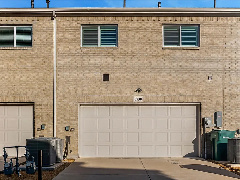 3730 Malibu Dr — Photo 25