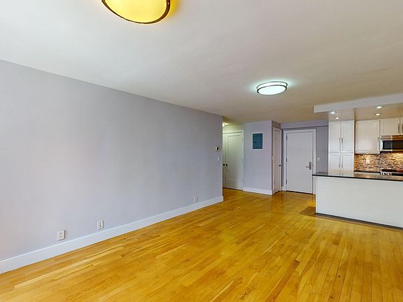 3rd image of 301 E 47th St APT 14D