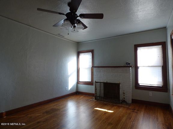 5th image of 3143 College St