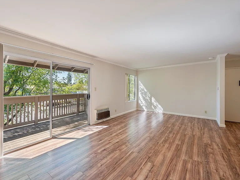 100 Devon Avenue — Photo 4
