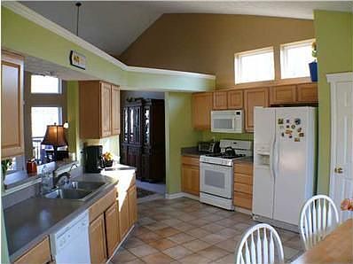 5th image of 532 Salisbury Dr