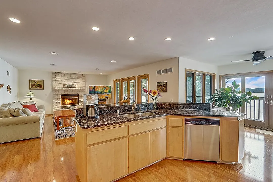 4216 Morris Park Rd — Photo 4