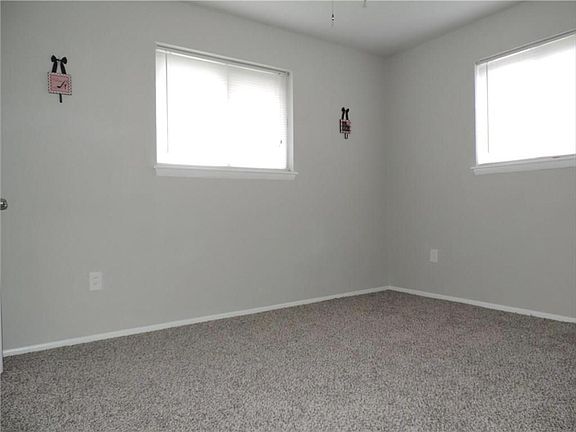 5th image of 901 N Norman Ave