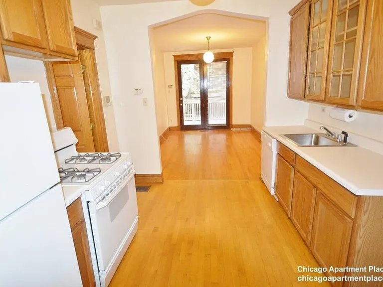 638 W Drummond Pl #1R — Photo 4