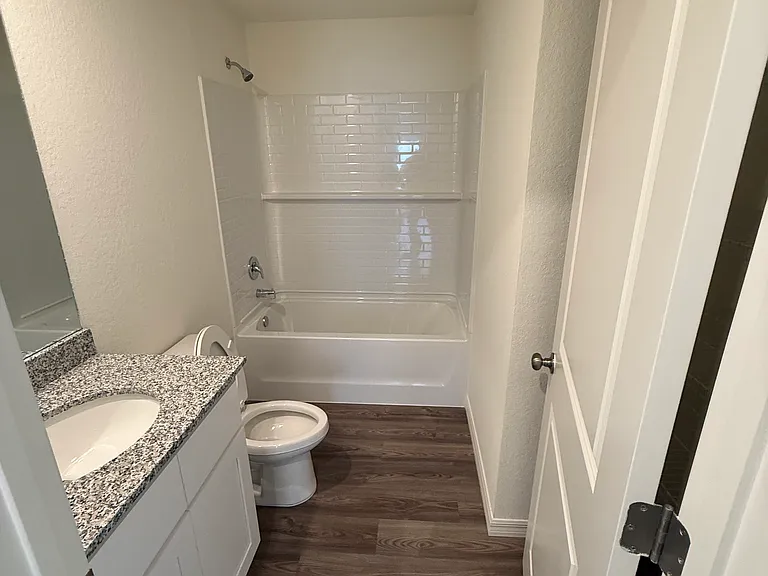 860 Friendship Cir — Photo 6