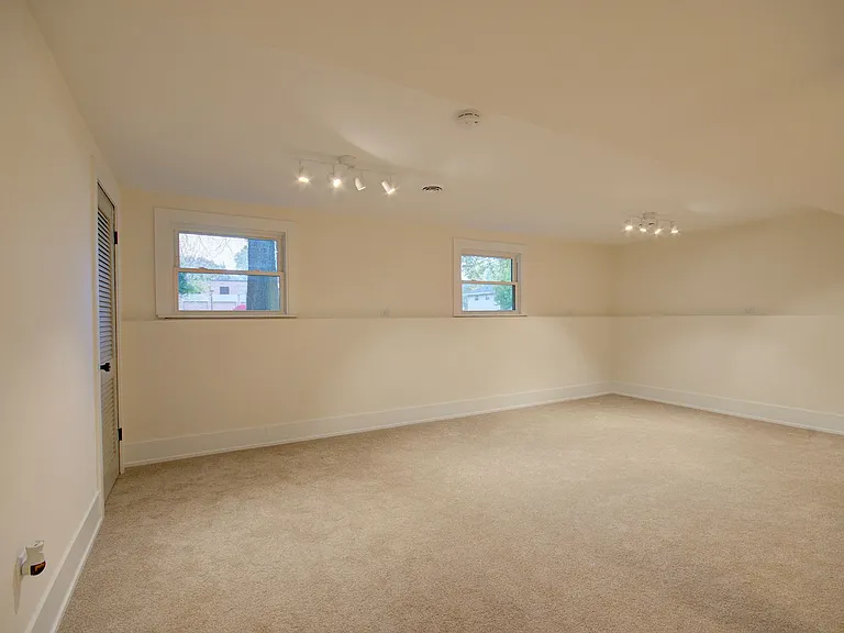 209 W Gartner Rd — Photo 8