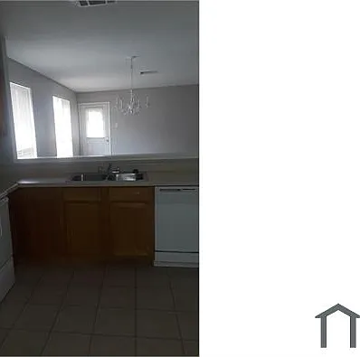 1213 Smith Sq — Photo 3