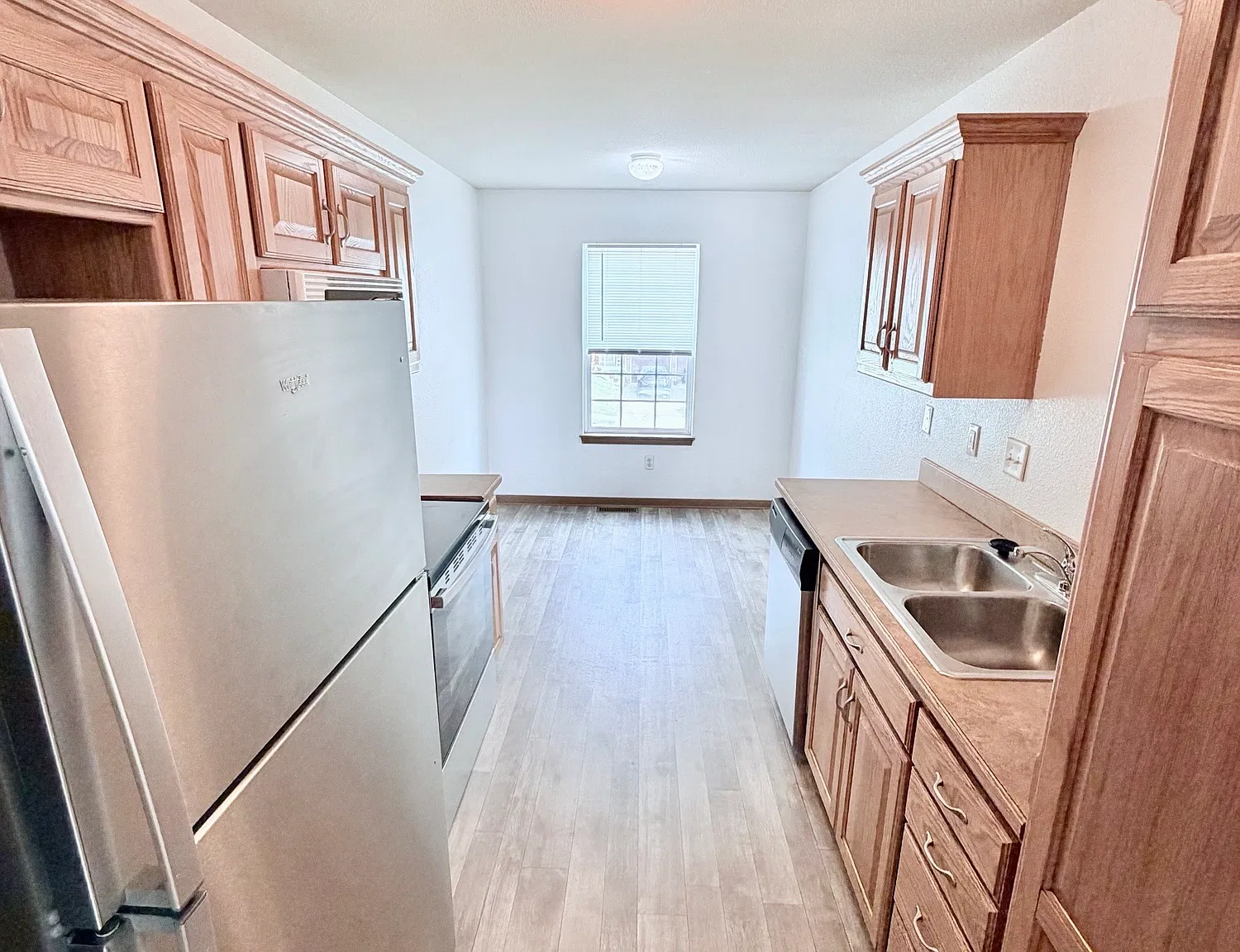 3 bed, 1356 sqft, $1,550 — Photo 4