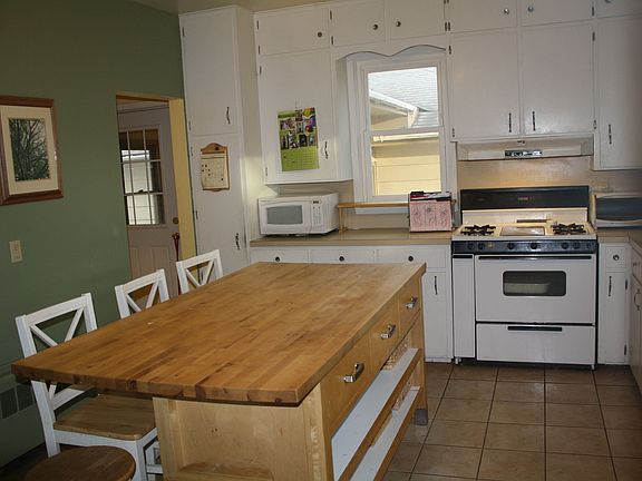 Kitchen view from living rm