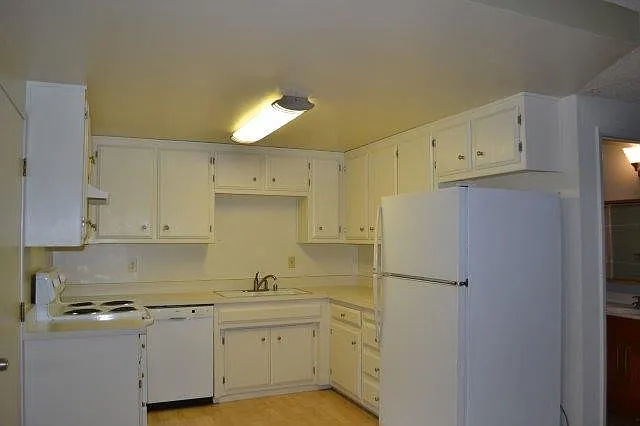 537 Scripps Dr — Photo 11