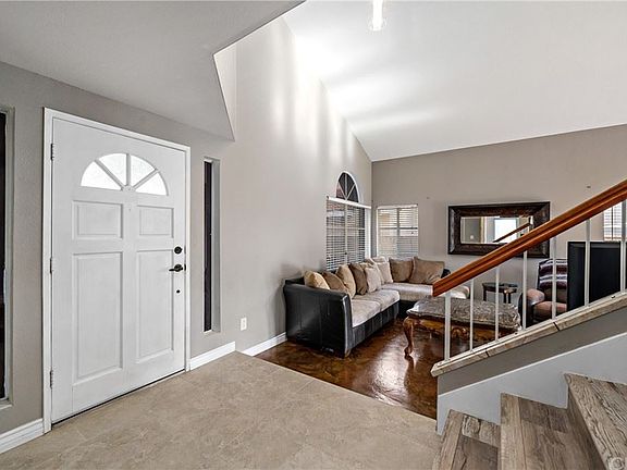 5th image of 41917 Shorewood Ct