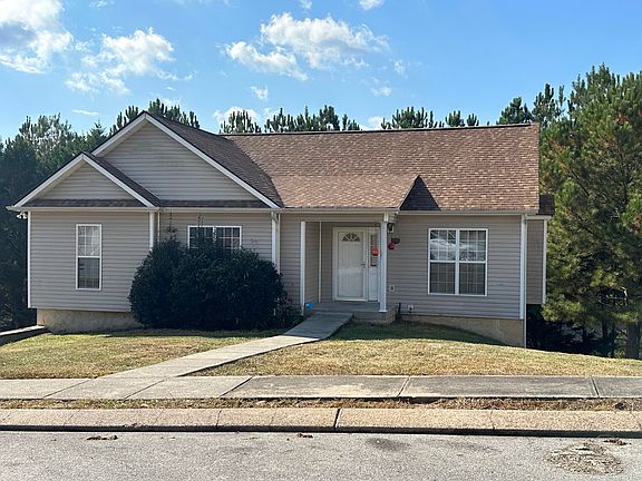 3rd image of 691 Fuller Glen Cir