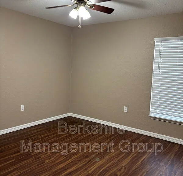 2405 Avenue C SW #A — Photo 5