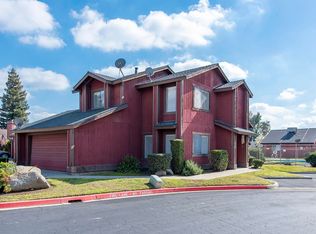 1020 E Oakridge Ave, Visalia, CA 93292